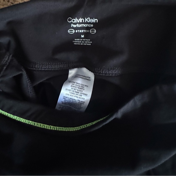 Ladies Calvin Klein workout shorts - Picture 4 of 4